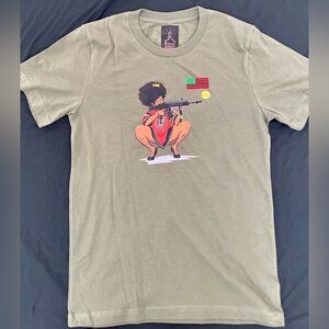 Afro Revolution Lady Dashiki Rifle Holding Self Defense Olive Green Tee Size S